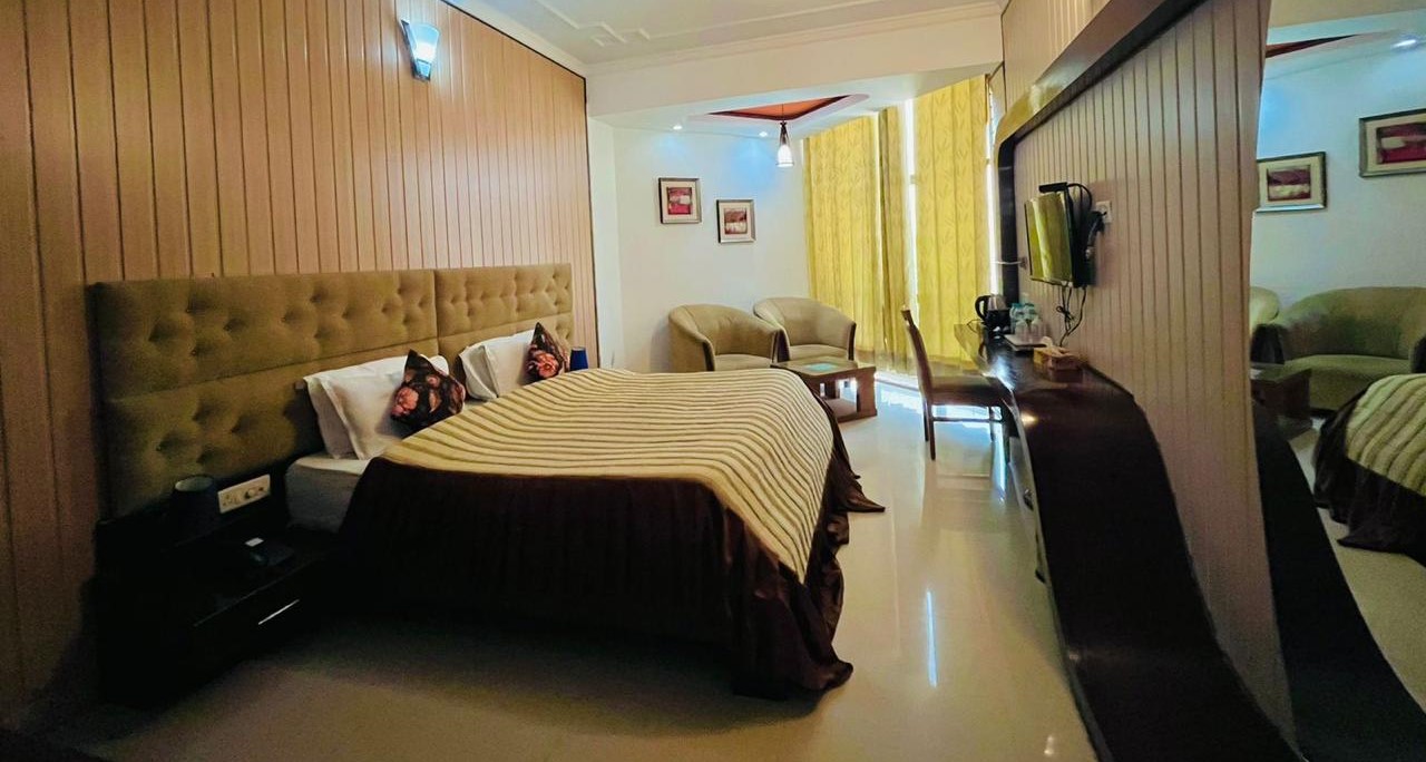 luxury hotel in rishikesh near airport